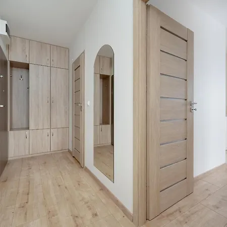 Appartamento Beautiful With A Spacious Balcony In By Renters Breslavia