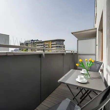 Appartamento Beautiful With A Spacious Balcony In By Renters Breslavia