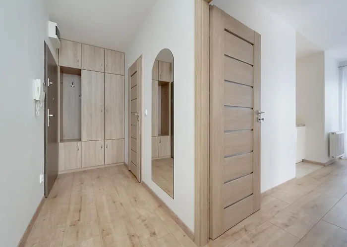 アパート Beautiful With A Spacious Balcony In By Renters ヴロツワフ