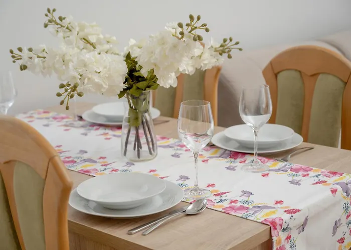 Beautiful With A Spacious Balcony In By Renters *