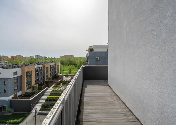 Beautiful With A Spacious Balcony In By Renters アパート ヴロツワフ