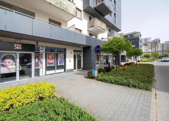 Beautiful With A Spacious Balcony In By Renters アパート