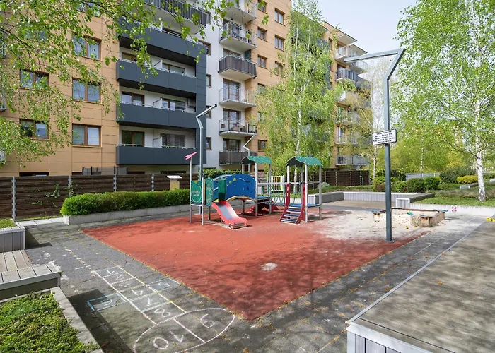 Beautiful With A Spacious Balcony In By Renters ヴロツワフ