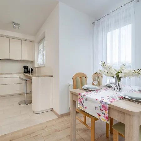 アパート Beautiful With A Spacious Balcony In By Renters