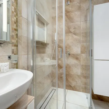 Beautiful With A Spacious Balcony In By Renters