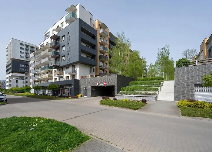 Beautiful With A Spacious Balcony In By Renters דירה ורוצלב